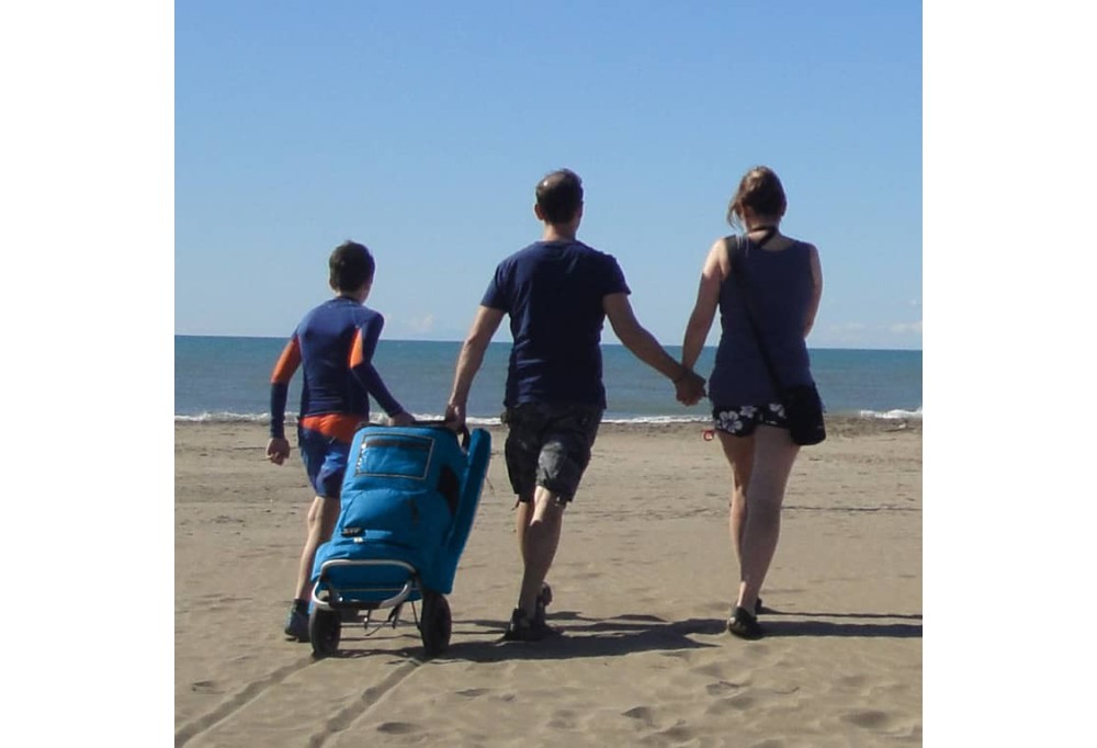 Le chariot de plage grosses roues : un chariot pliant tout terrain pour la mer, la ville et la montagne