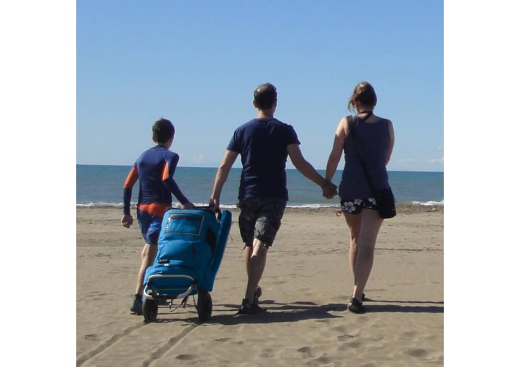 Le chariot de plage grosses roues : un chariot pliant tout terrain pour la mer, la ville et la montagne